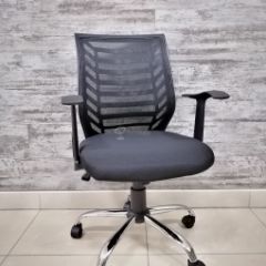 Кресло Barneo K-138 для персонала (черная ткань черная сетка) в Надыме - nadym.mebel24.online | фото