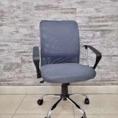 Кресло Barneo K-147 для персонала (серая ткань и сетка) в Надыме - nadym.mebel24.online | фото 1