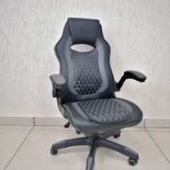 Кресло геймерское Barneo K-37 (черная кожа серые вставки) в Надыме - nadym.mebel24.online | фото